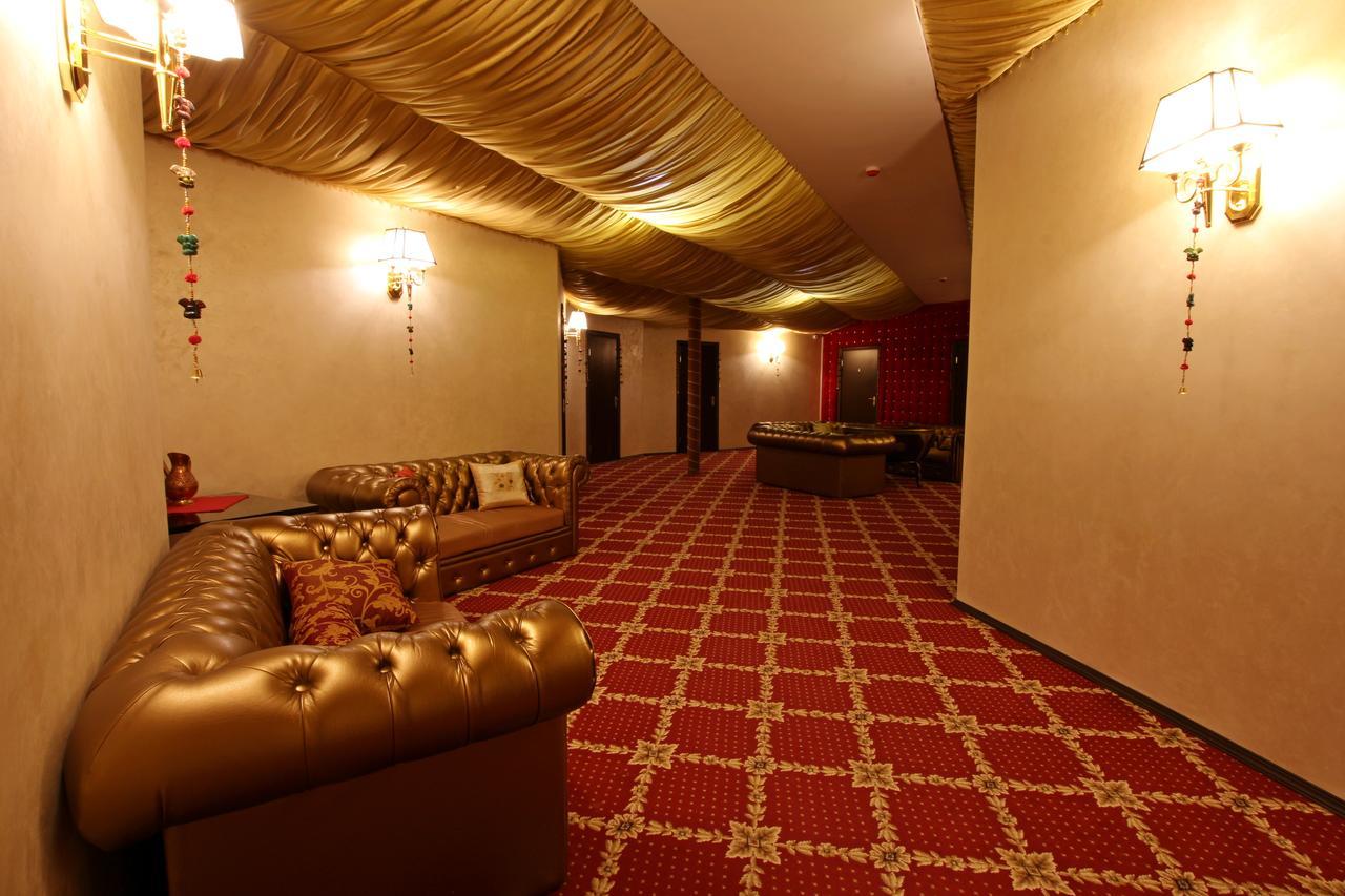 India Palace Hotel Harkiv Dış mekan fotoğraf