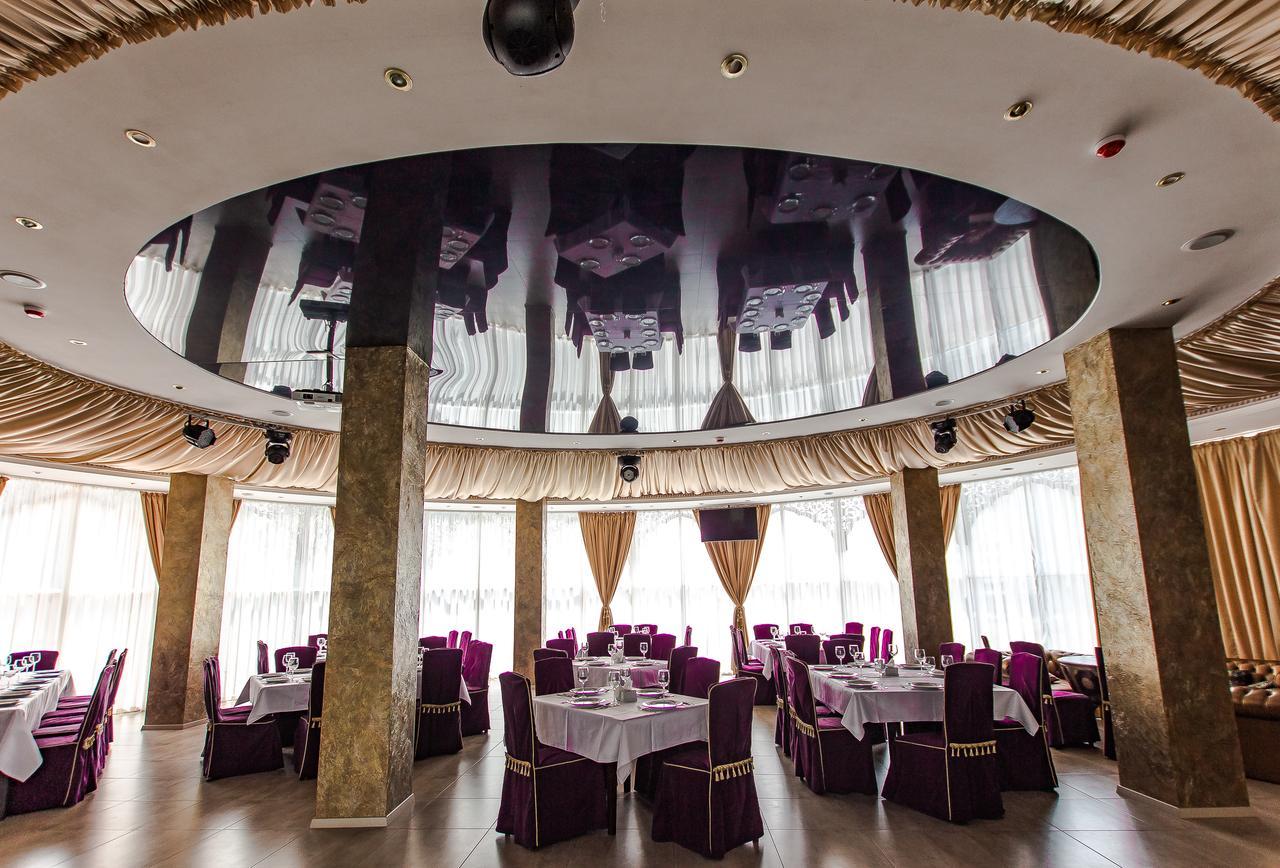 India Palace Hotel Harkiv Dış mekan fotoğraf