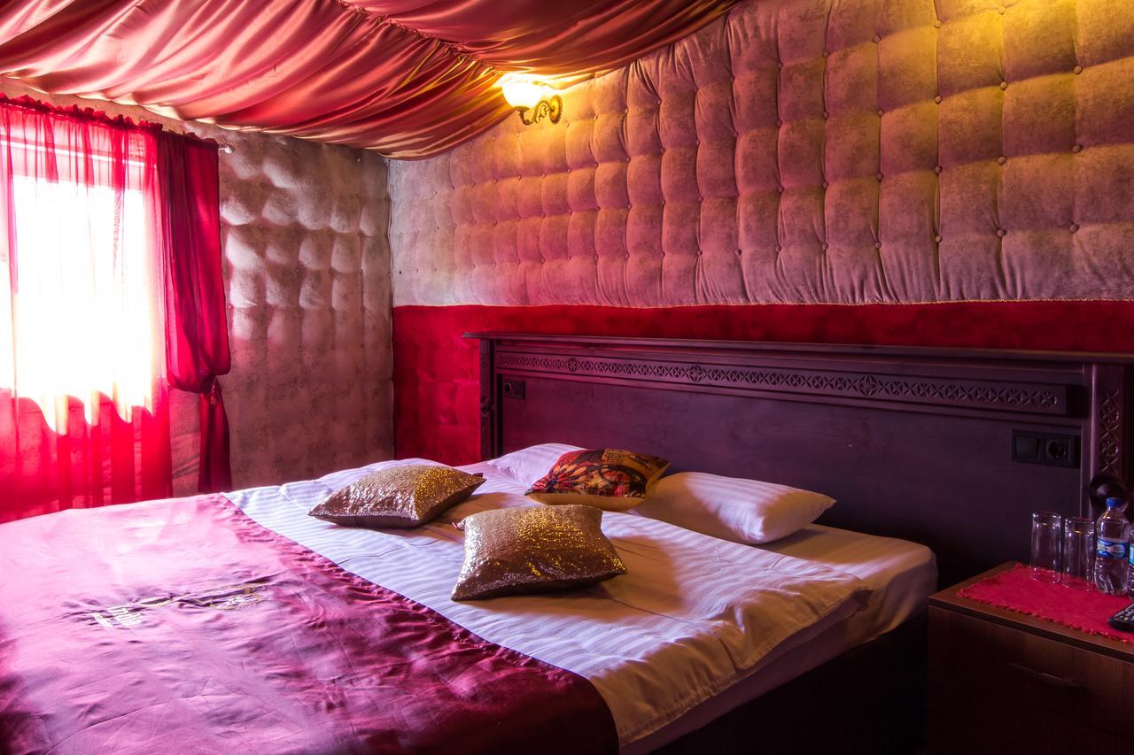 India Palace Hotel Harkiv Dış mekan fotoğraf