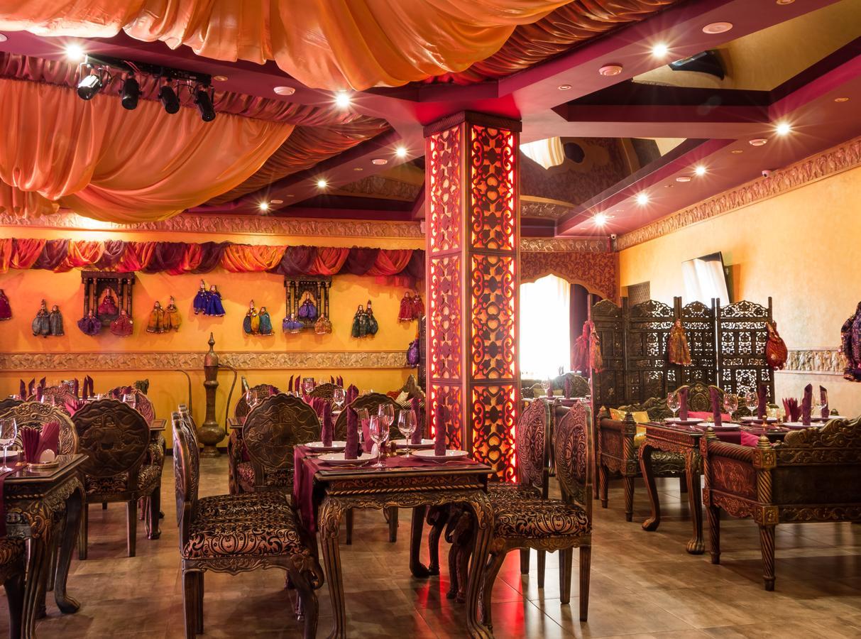 India Palace Hotel Harkiv Dış mekan fotoğraf