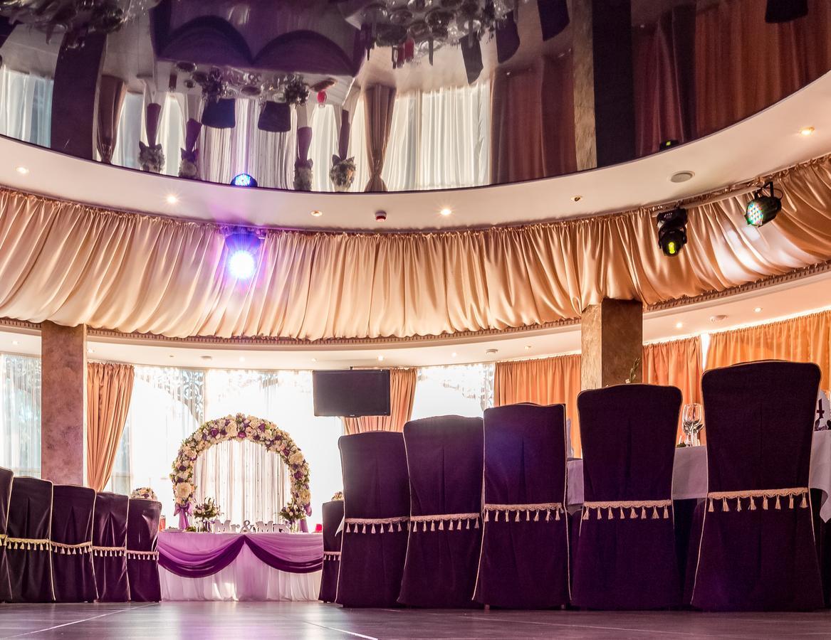 India Palace Hotel Harkiv Dış mekan fotoğraf
