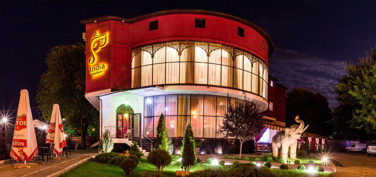 India Palace Hotel Harkiv Dış mekan fotoğraf